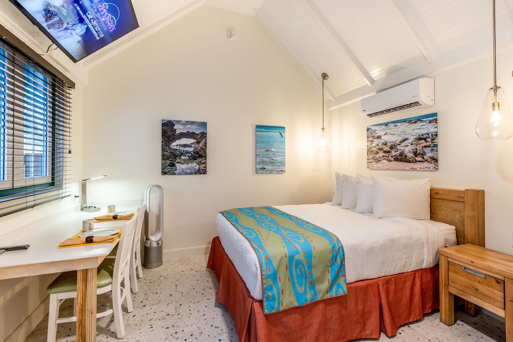 Amsterdam Manor Beach Resort — Hotel rooms in Noord, Aruba