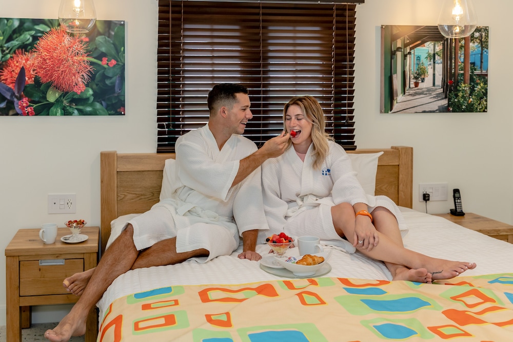 Amsterdam Manor Beach Resort — Hotel rooms in Noord, Aruba