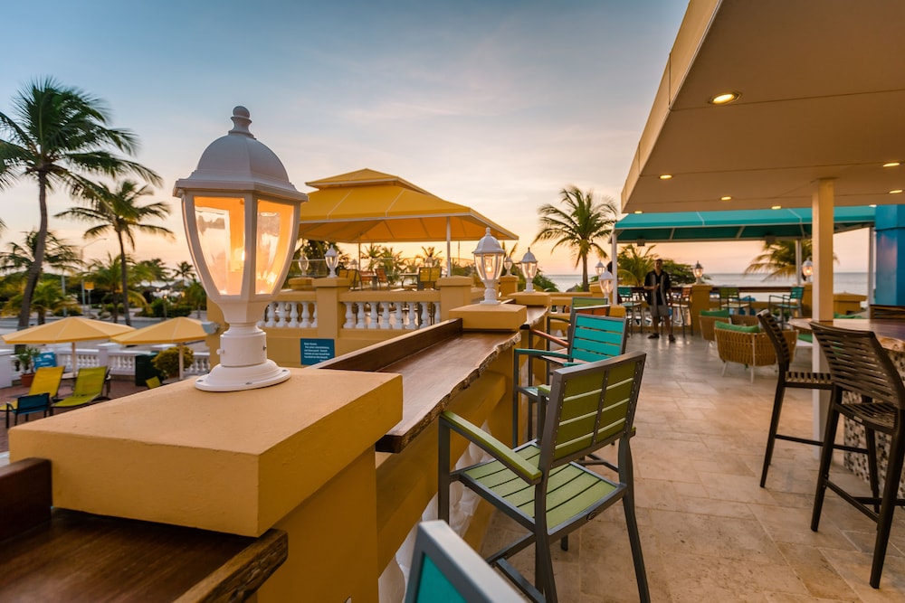 Amsterdam Manor Beach Resort — Restaurant & bars in Noord, Aruba