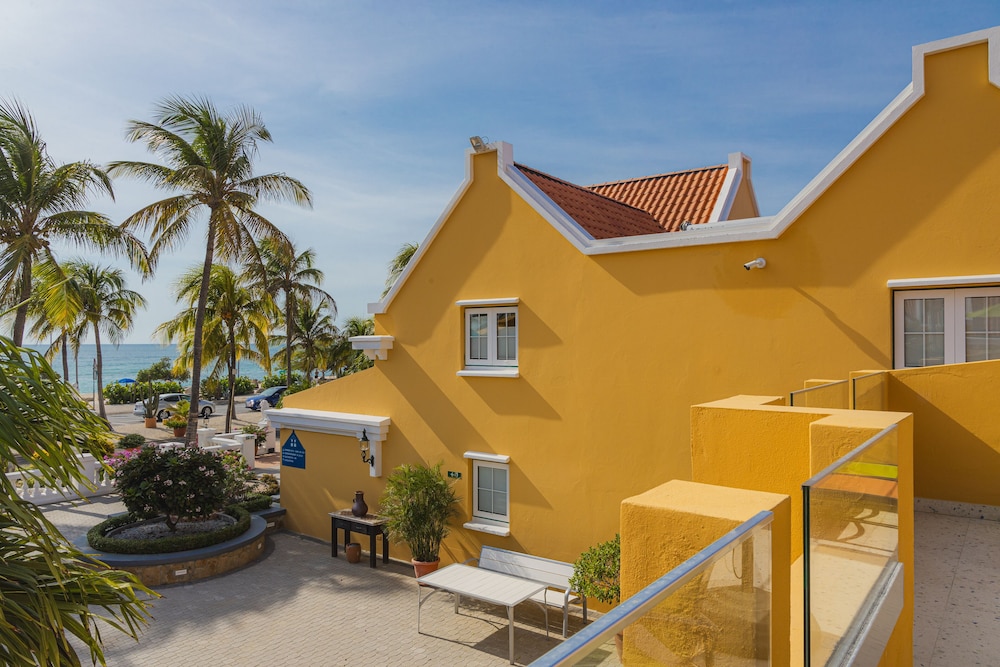 Amsterdam Manor Beach Resort — Hotel building in Noord, Aruba