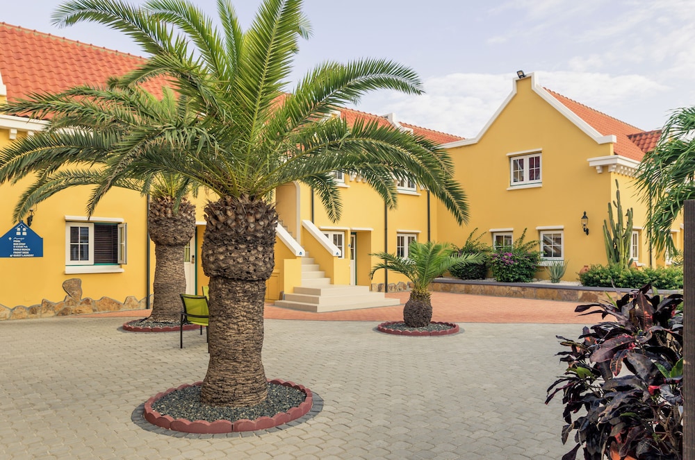 Amsterdam Manor Beach Resort — Hotel building in Noord, Aruba