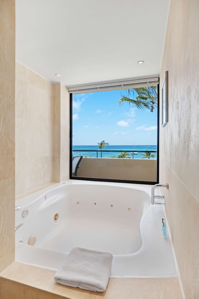 Barceló Aruba - All Inclusive — Hotel rooms in Noord, Aruba