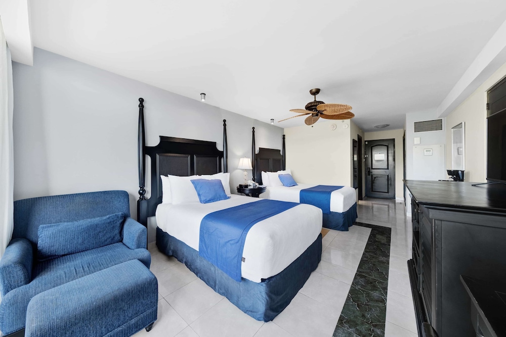 Barceló Aruba - All Inclusive — Hotel rooms in Noord, Aruba