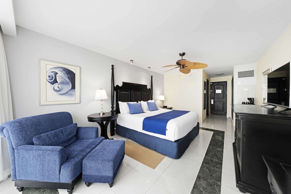 Barceló Aruba - All Inclusive — Hotel rooms in Noord, Aruba