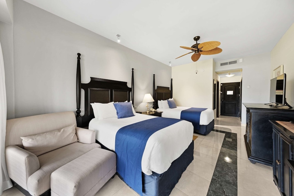 Barceló Aruba - All Inclusive — Hotel rooms in Noord, Aruba