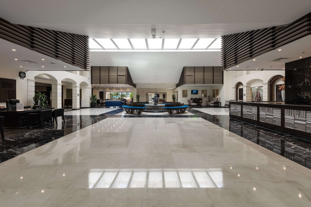Barceló Aruba - All Inclusive — Hotel building in Noord, Aruba