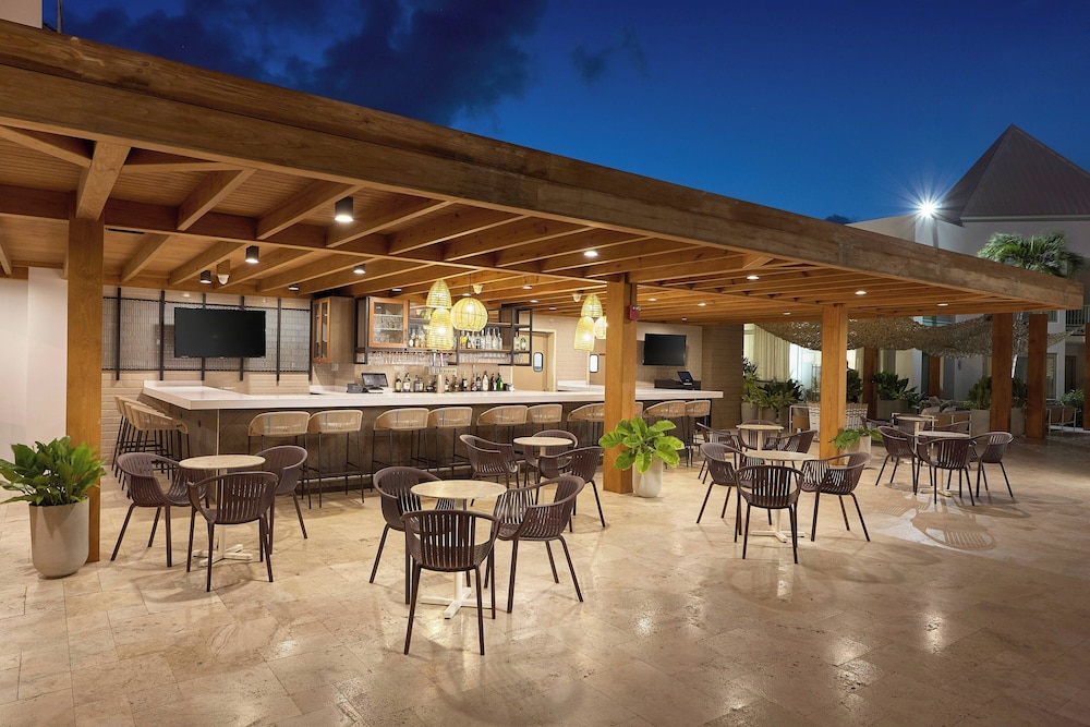 Courtyard by Marriott Aruba Resort — Restaurant & bars in Noord, Aruba