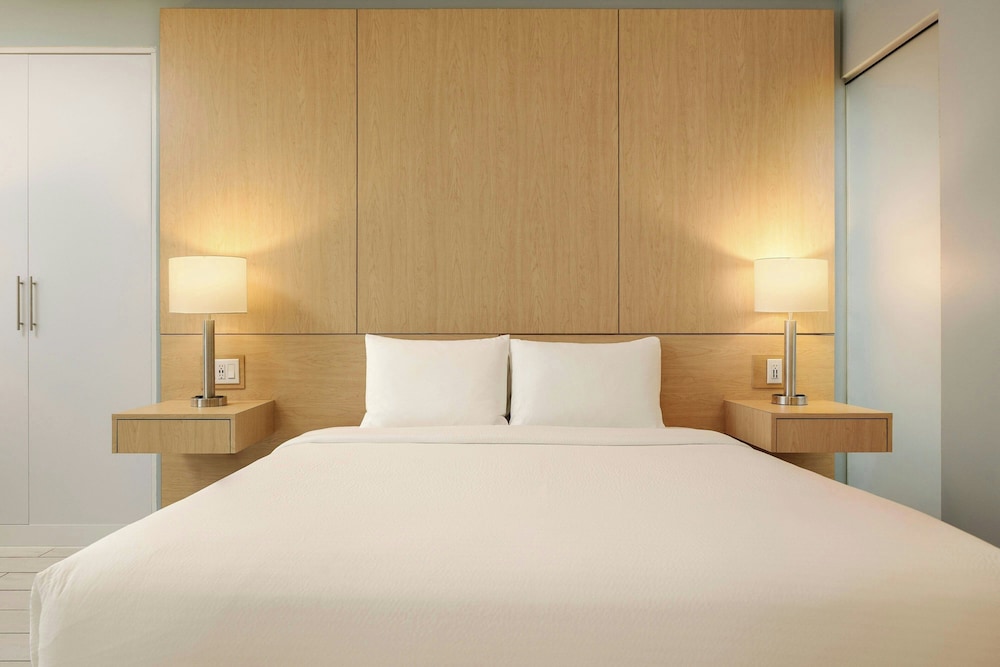 Courtyard by Marriott Aruba Resort — Hotel rooms in Noord, Aruba
