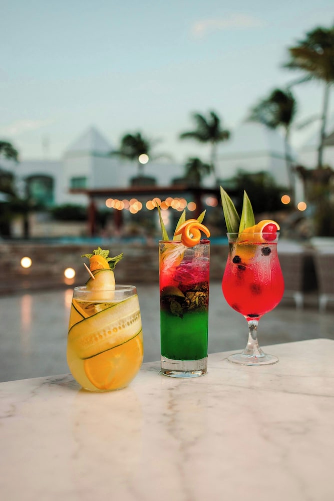 Courtyard by Marriott Aruba Resort — Restaurant & bars in Noord, Aruba