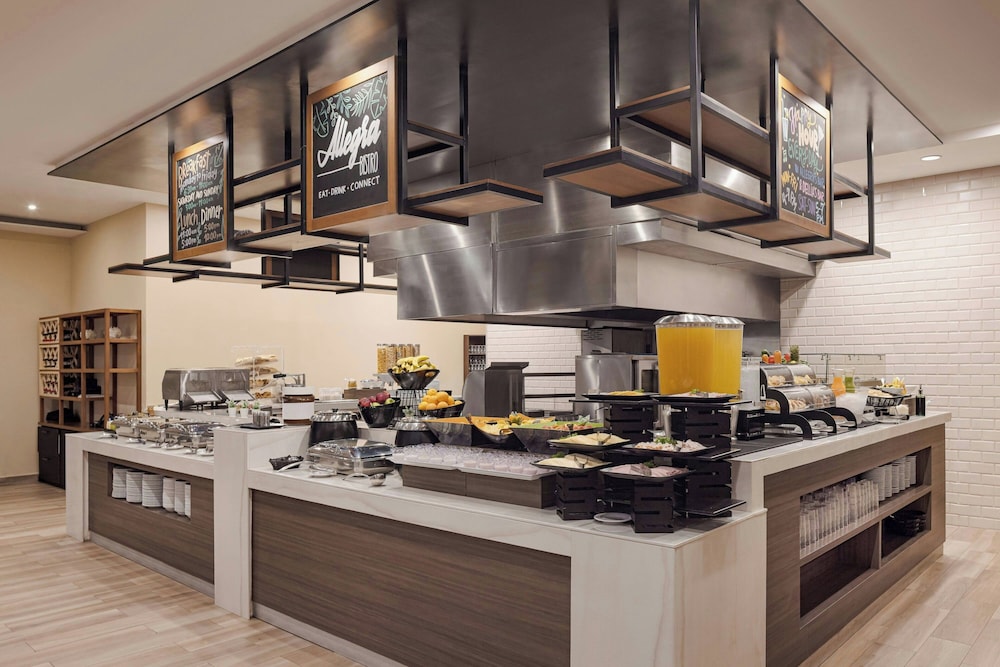 Courtyard by Marriott Aruba Resort — Restaurant & bars in Noord, Aruba
