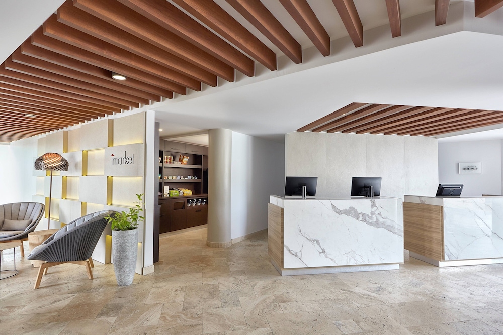 Courtyard by Marriott Aruba Resort — Hotel rooms in Noord, Aruba