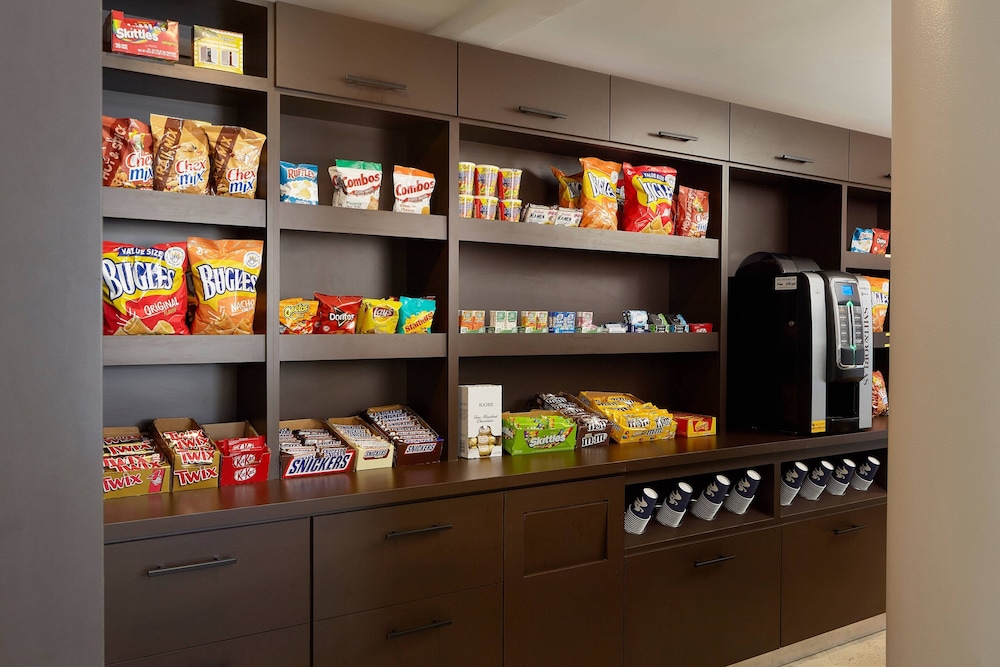 Courtyard by Marriott Aruba Resort — Restaurant & bars in Noord, Aruba