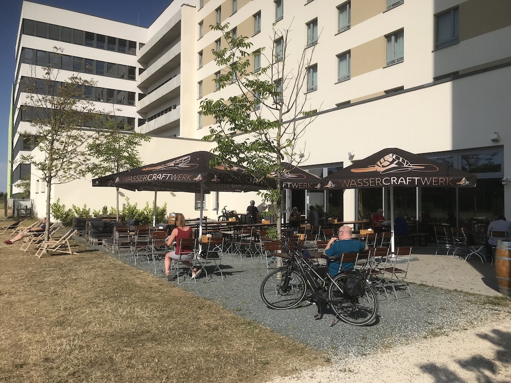 Hey Lou Hotel Frankfurt Airport — Restaurant & bars in Kelsterbach, Hesse