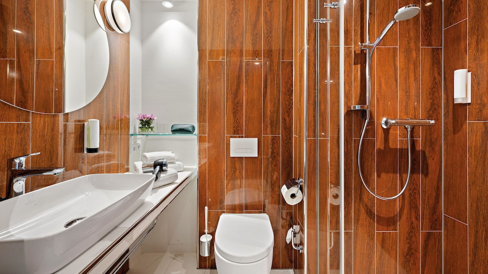 Hey Lou Hotel Frankfurt Airport — Hotel rooms in Kelsterbach, Hesse