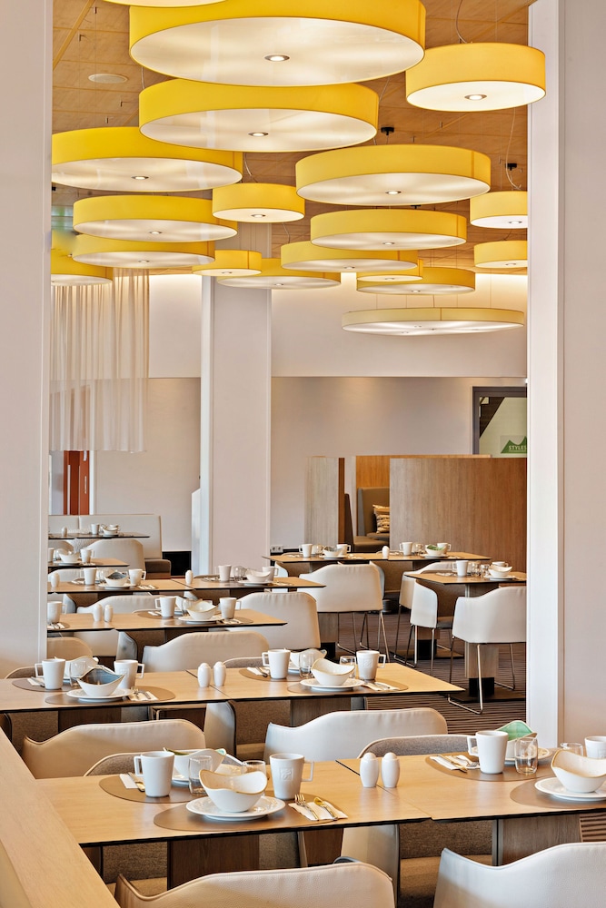 Hey Lou Hotel Frankfurt Airport — Restaurant & bars in Kelsterbach, Hesse