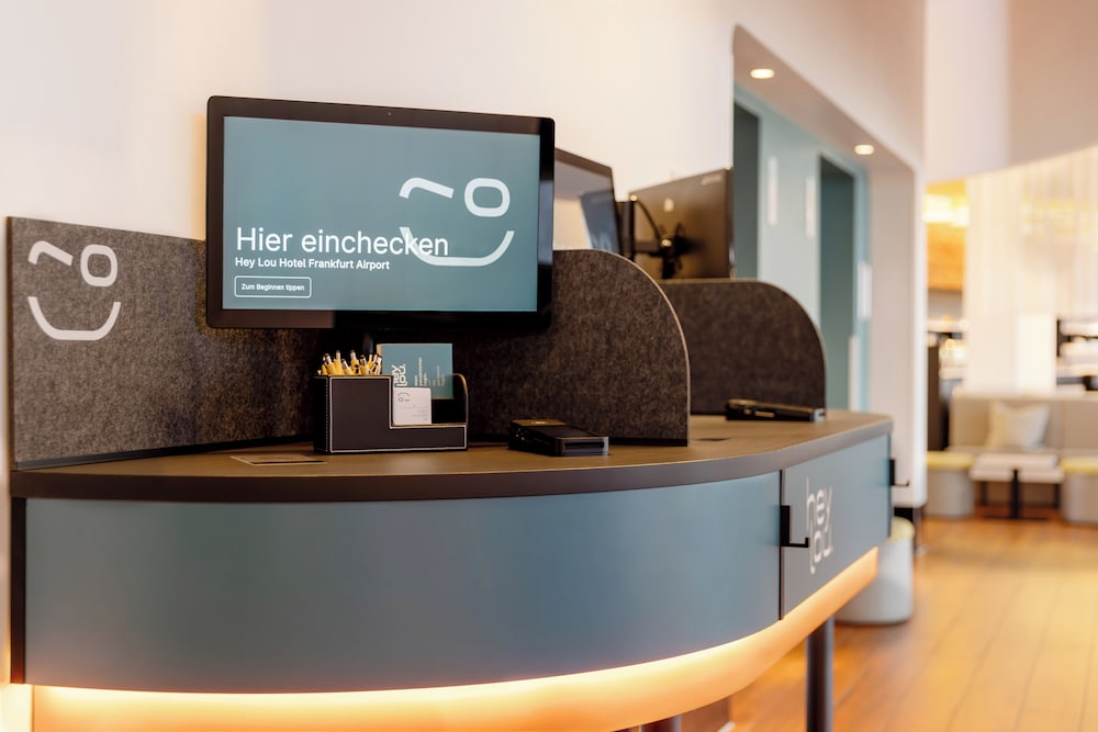 Hey Lou Hotel Frankfurt Airport — Hotel building in Kelsterbach, Hesse