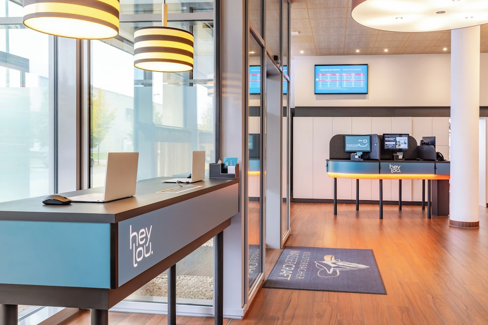 Hey Lou Hotel Frankfurt Airport — Hotel building in Kelsterbach, Hesse