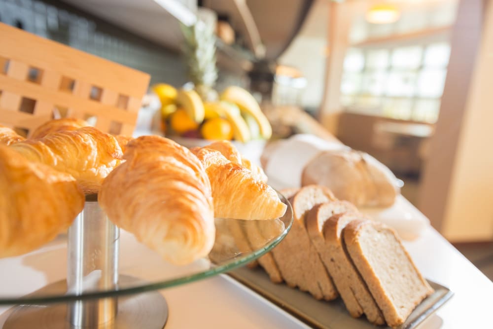 Hey Lou Hotel Frankfurt Airport — Restaurant & bars in Kelsterbach, Hesse