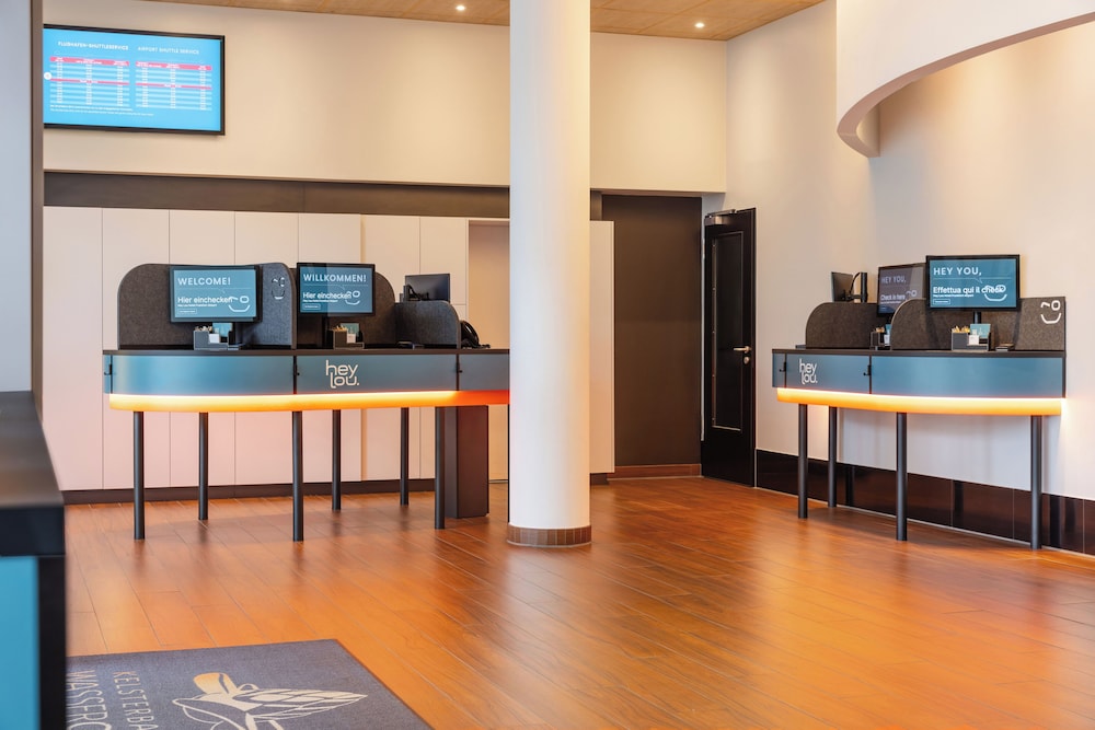Hey Lou Hotel Frankfurt Airport — Hotel building in Kelsterbach, Hesse