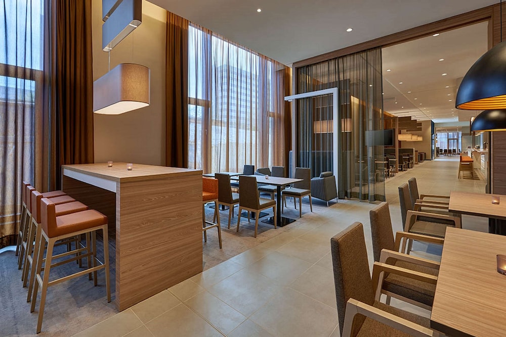Hampton By Hilton Berlin City Centre Alexanderplatz — Restaurant & bars in Berlin, Berlin