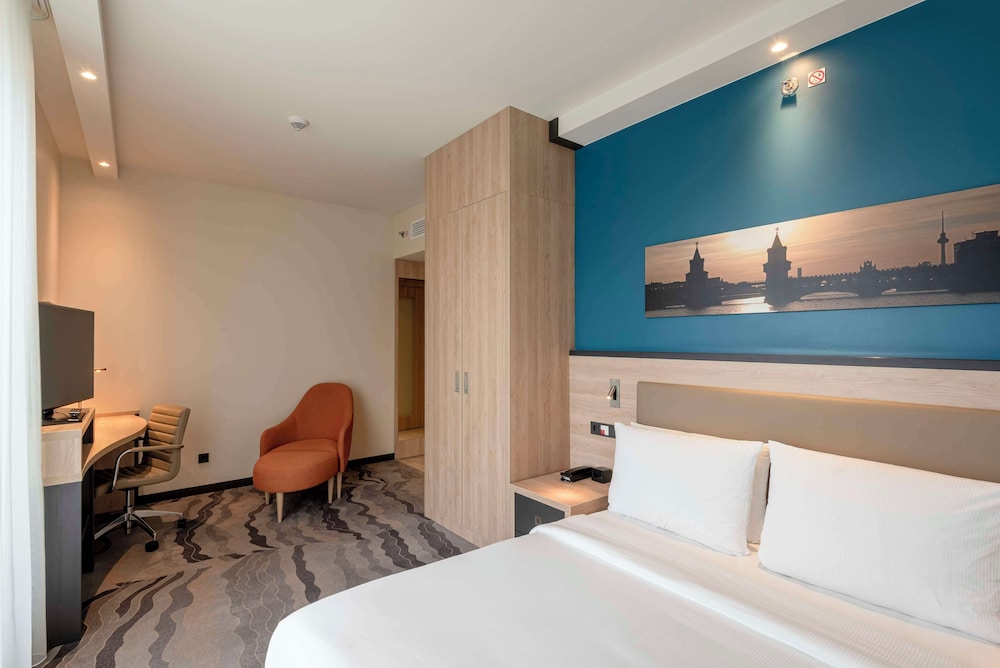 Hampton By Hilton Berlin City Centre Alexanderplatz — Hotel rooms in Berlin, Berlin