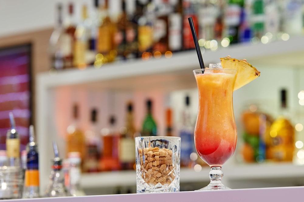 Hampton By Hilton Berlin City Centre Alexanderplatz — Restaurant & bars in Berlin, Berlin