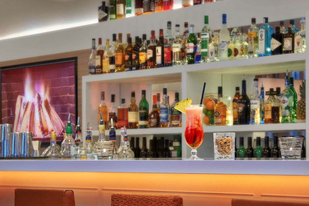 Hampton By Hilton Berlin City Centre Alexanderplatz — Restaurant & bars in Berlin, Berlin