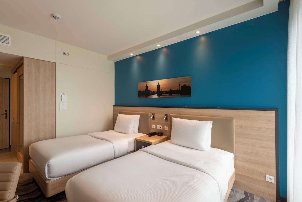 Hampton By Hilton Berlin City Centre Alexanderplatz — Hotel rooms in Berlin, Berlin
