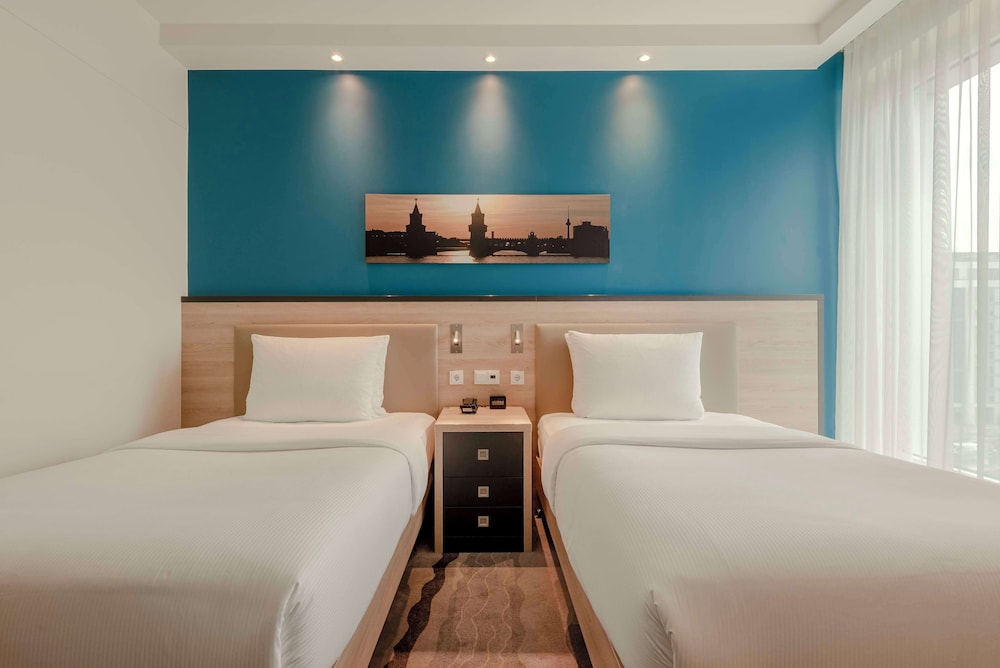 Hampton By Hilton Berlin City Centre Alexanderplatz — Hotel rooms in Berlin, Berlin