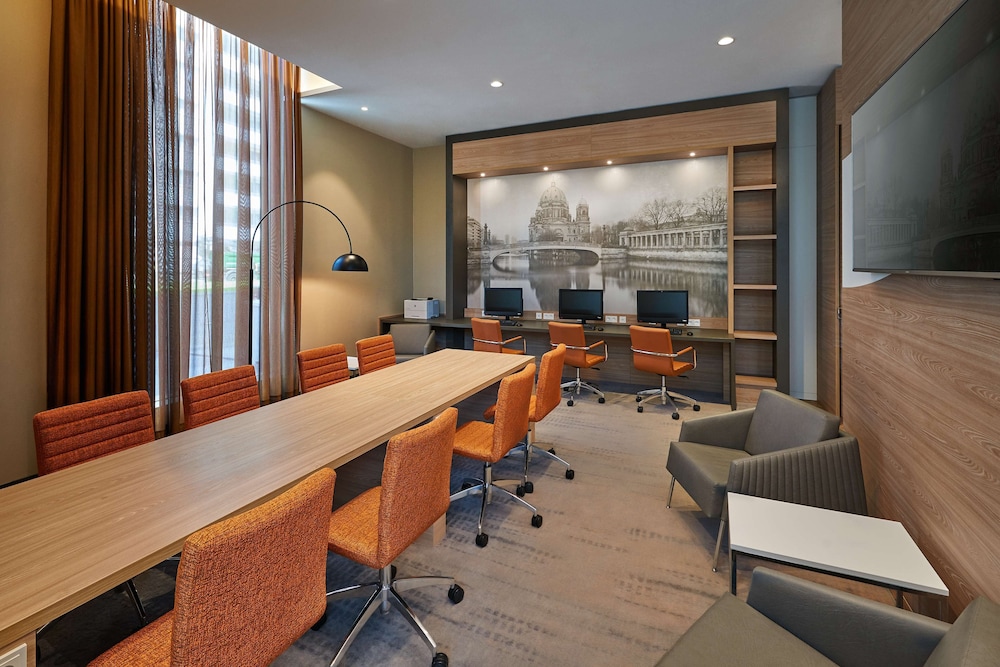 Hampton By Hilton Berlin City Centre Alexanderplatz — Hotel rooms in Berlin, Berlin