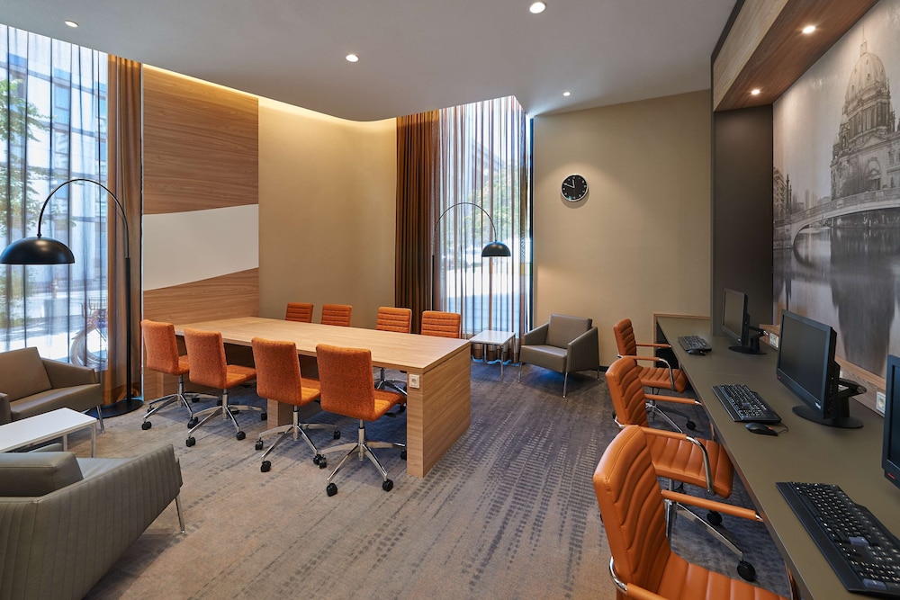 Hampton By Hilton Berlin City Centre Alexanderplatz — Hotel building in Berlin, Berlin