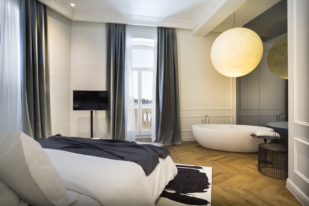 Adriatic Hotel by Maistra Collection — Hotel rooms in Rovinj, Istria