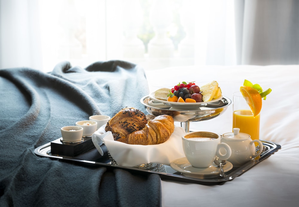 Adriatic Hotel by Maistra Collection — Hotel rooms in Rovinj, Istria