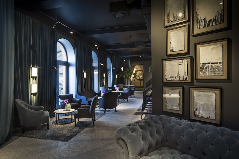 Adriatic Hotel by Maistra Collection — Restaurant & bars in Rovinj, Istria