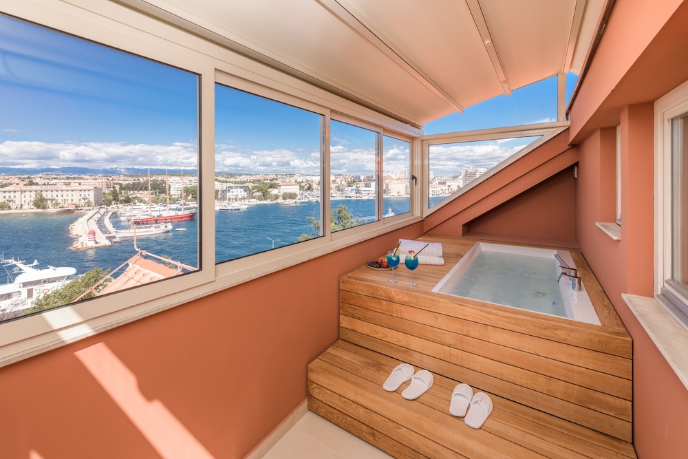 Heritage hotel Bastion — Hotel rooms in Zadar, Zadar