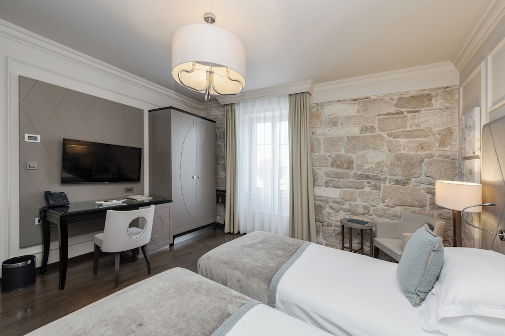 Heritage hotel Bastion — Hotel rooms in Zadar, Zadar