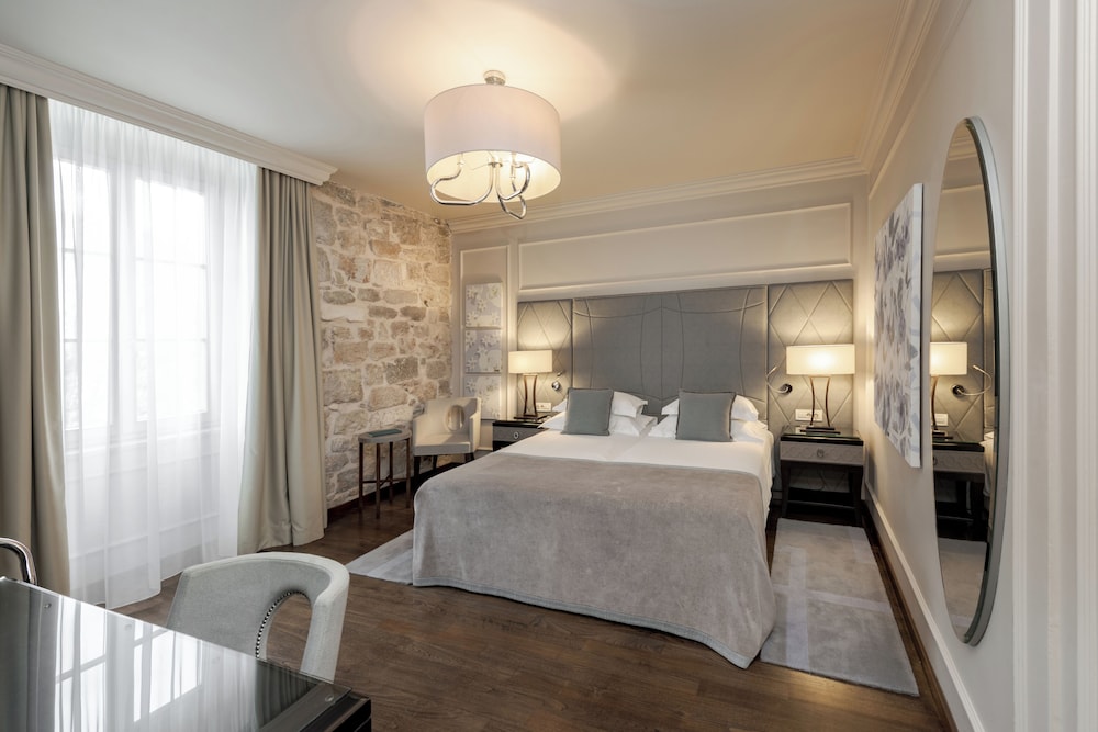 Heritage hotel Bastion — Hotel rooms in Zadar, Zadar
