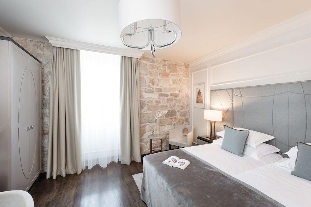 Heritage hotel Bastion — Hotel rooms in Zadar, Zadar
