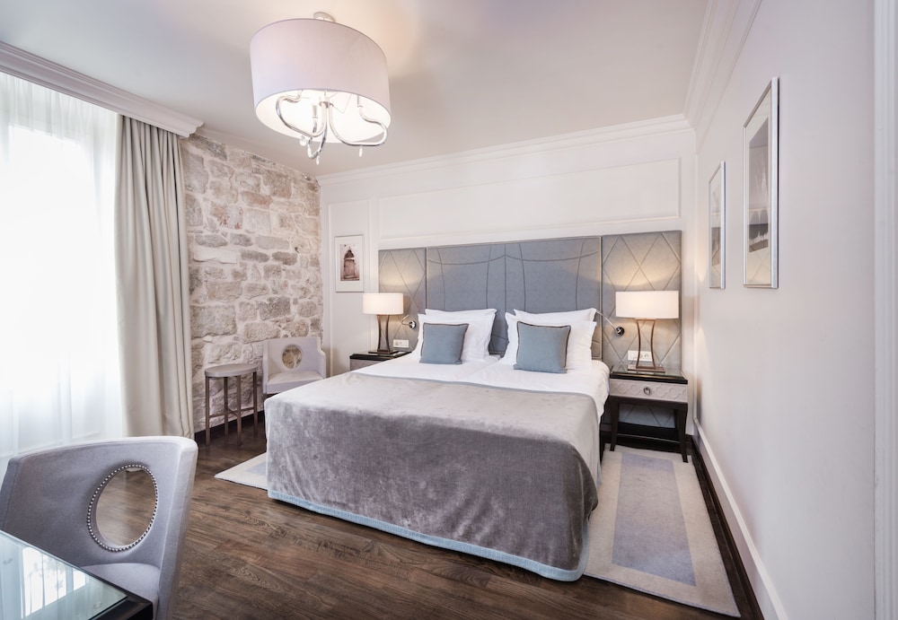 Heritage hotel Bastion — Hotel rooms in Zadar, Zadar