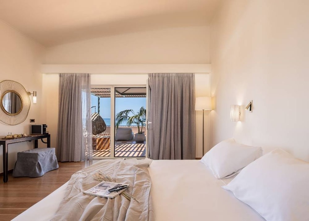Cretan Dream Resort and Spa — Hotel rooms in Chania