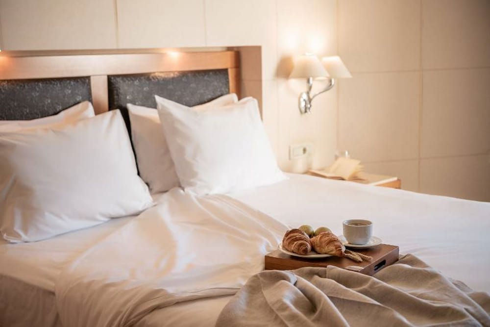 Cretan Dream Resort and Spa — Hotel rooms in Chania
