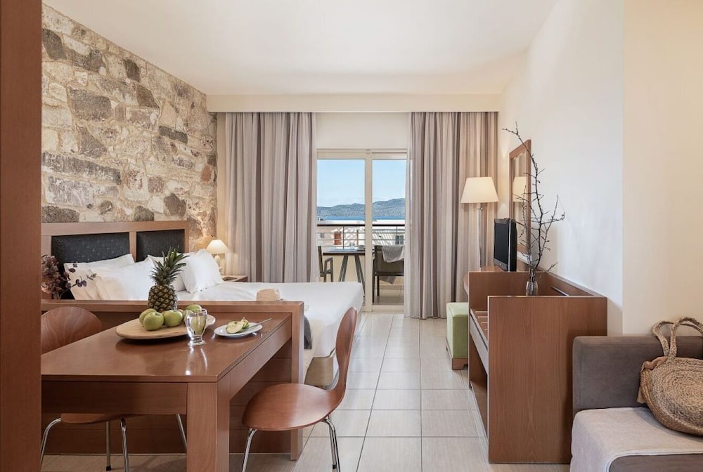 Cretan Dream Resort and Spa — Hotel rooms in Chania