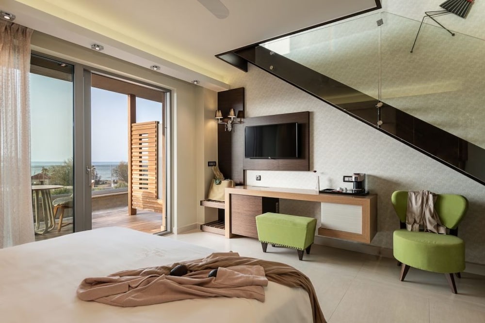 Cretan Dream Resort and Spa — Hotel rooms in Chania
