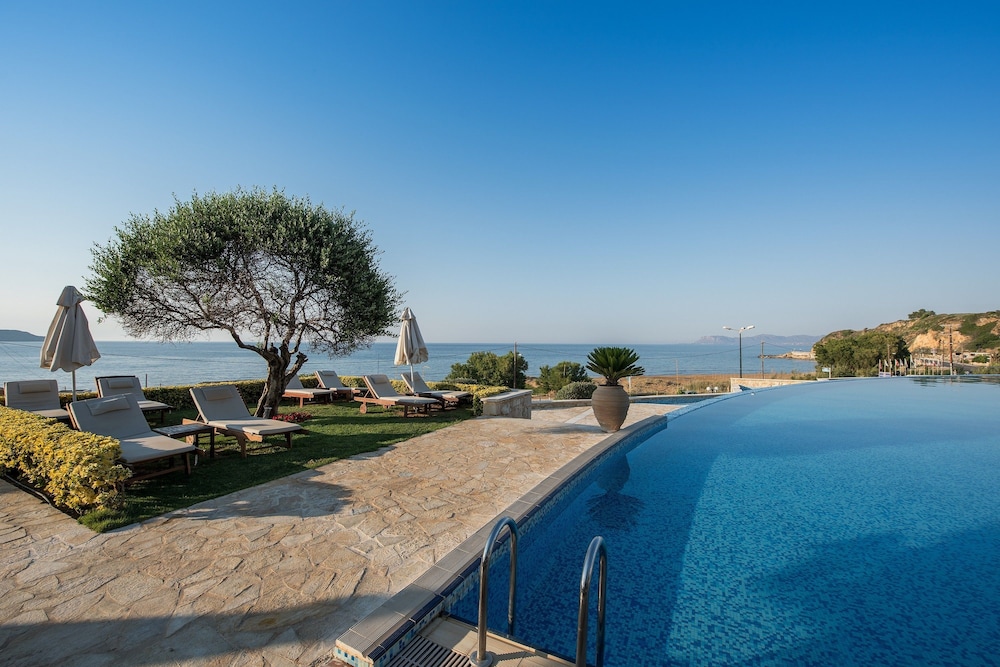 Cretan Dream Resort and Spa — Swimming pool in Chania