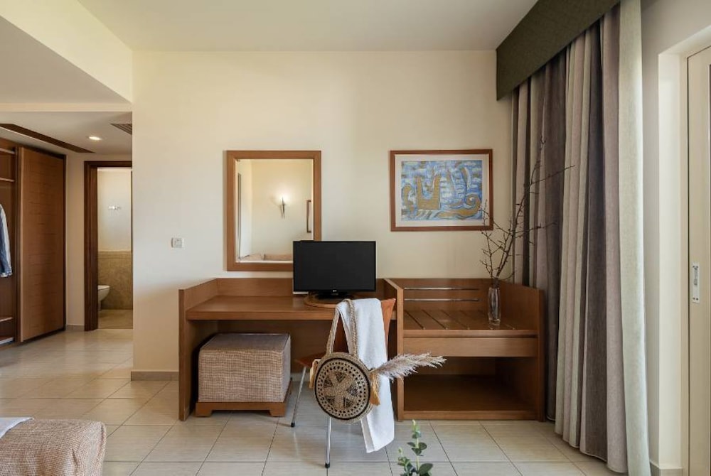 Cretan Dream Resort and Spa — Hotel rooms in Chania