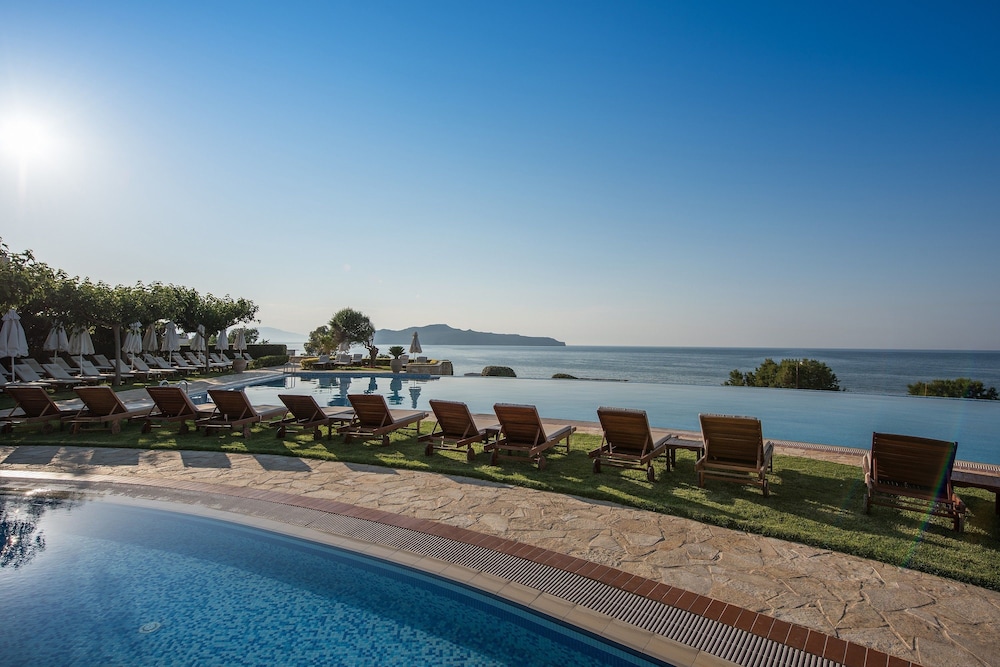 Cretan Dream Resort and Spa — Swimming pool in Chania