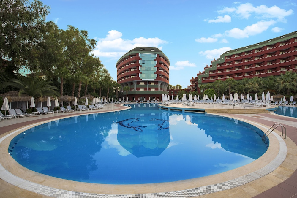Delphin Deluxe Resort Hotel - All Inclusive — Swimming pool in Okurcalar