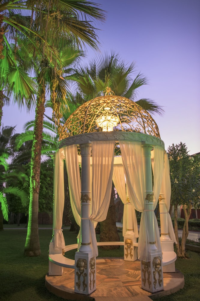 Delphin Deluxe Resort Hotel - All Inclusive — Restaurant & bars in Okurcalar