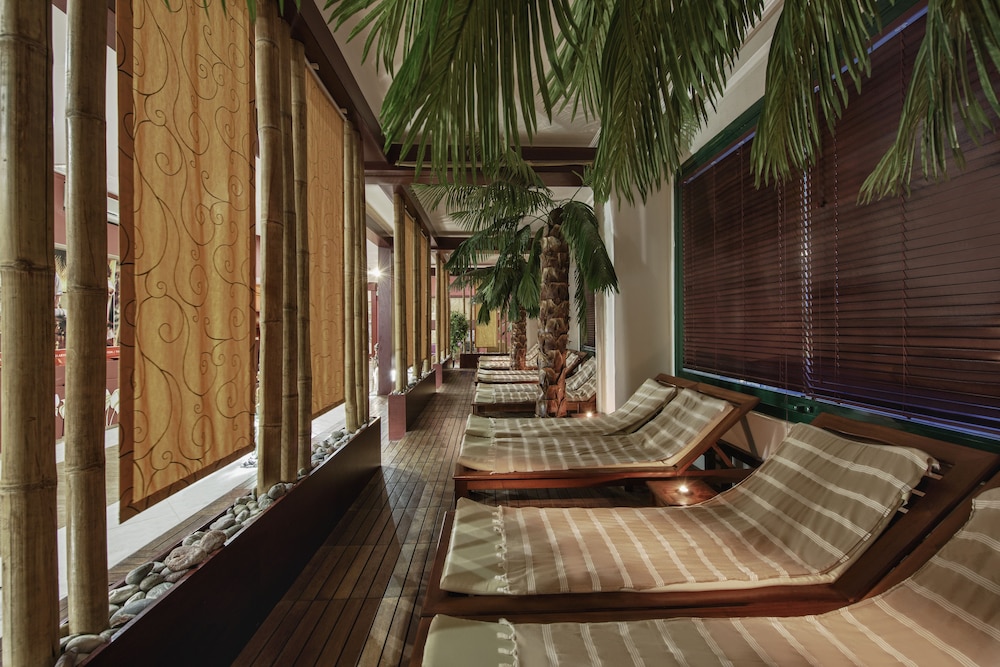 Delphin Deluxe Resort Hotel - All Inclusive — Spa in Okurcalar