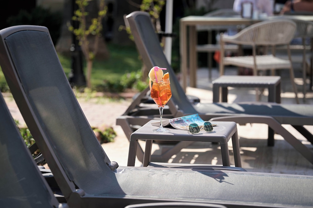 Elysee Beach Hotel — Restaurant & bars in Alanya